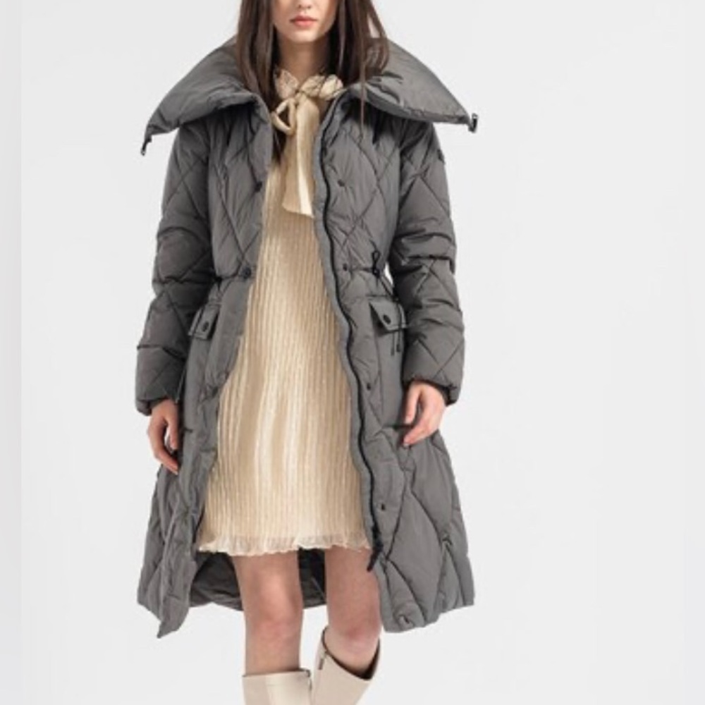 DKNY Pillow Collar Diamond Quilt Puffer